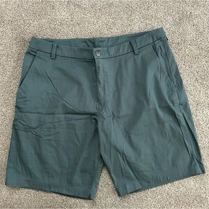 men’s lululemon ABC classic fit shorts - size 36